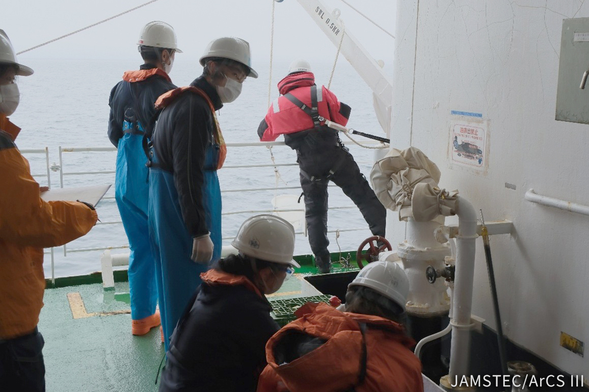 (in Japanese) Oceanographic observations start