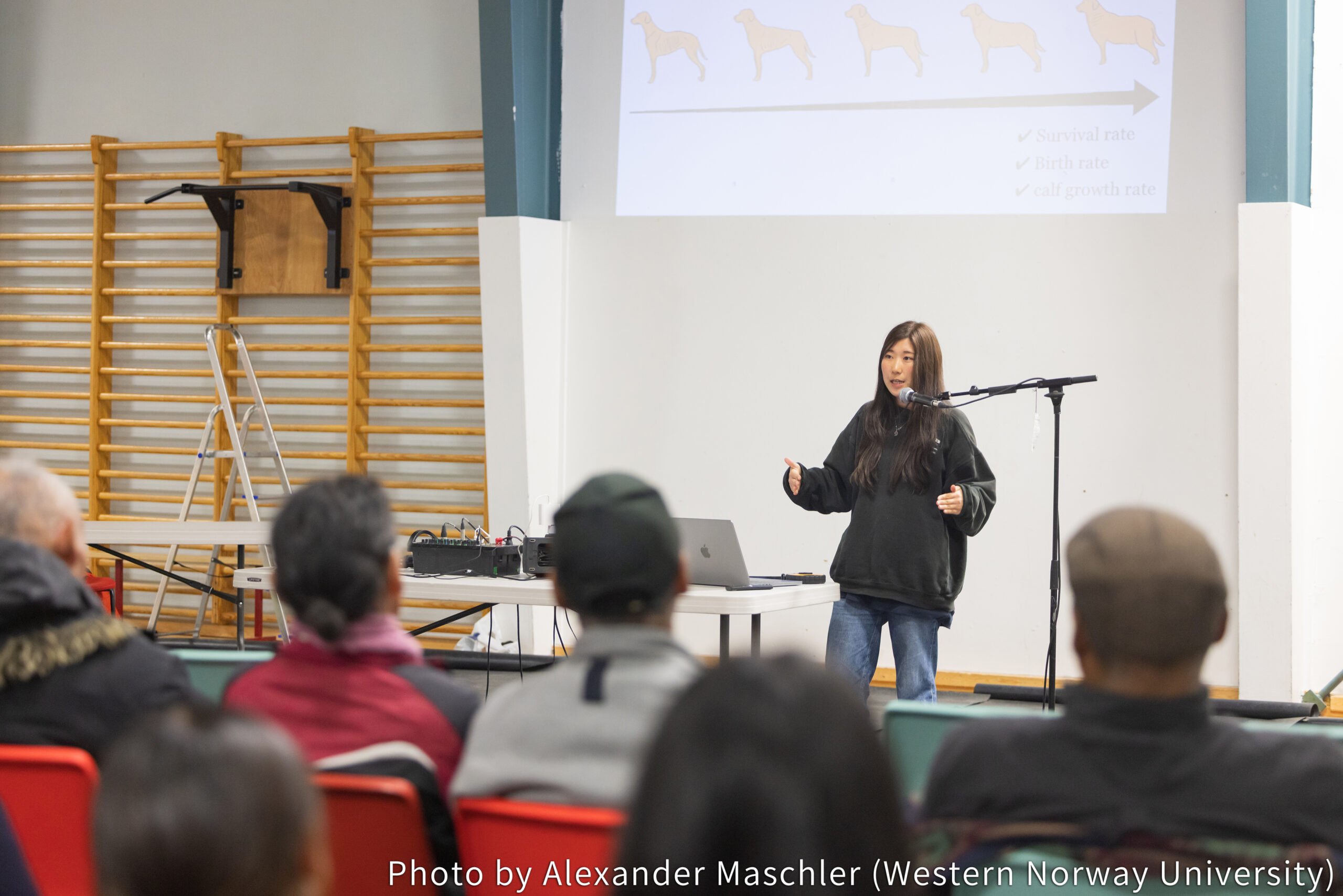 Many people gathered at the workshop