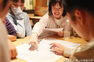 北極ボードゲームをプレイしている様子