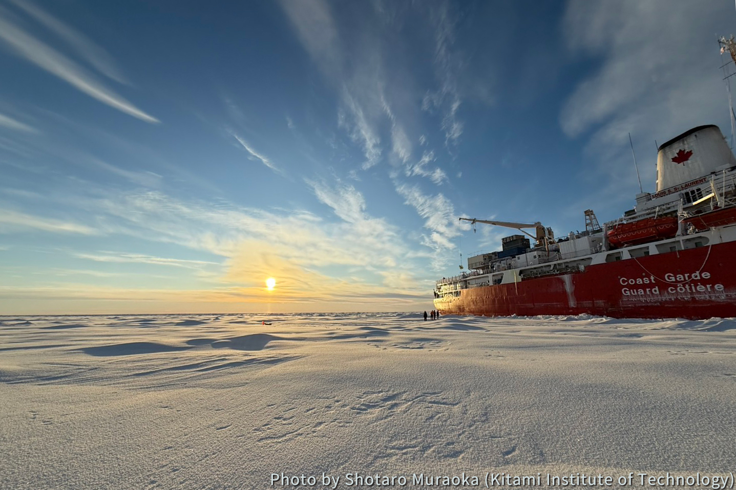 Observations on Sea Ice in the Arctic Ocean: Sampling, Measuring, and Photographing Ice Cores