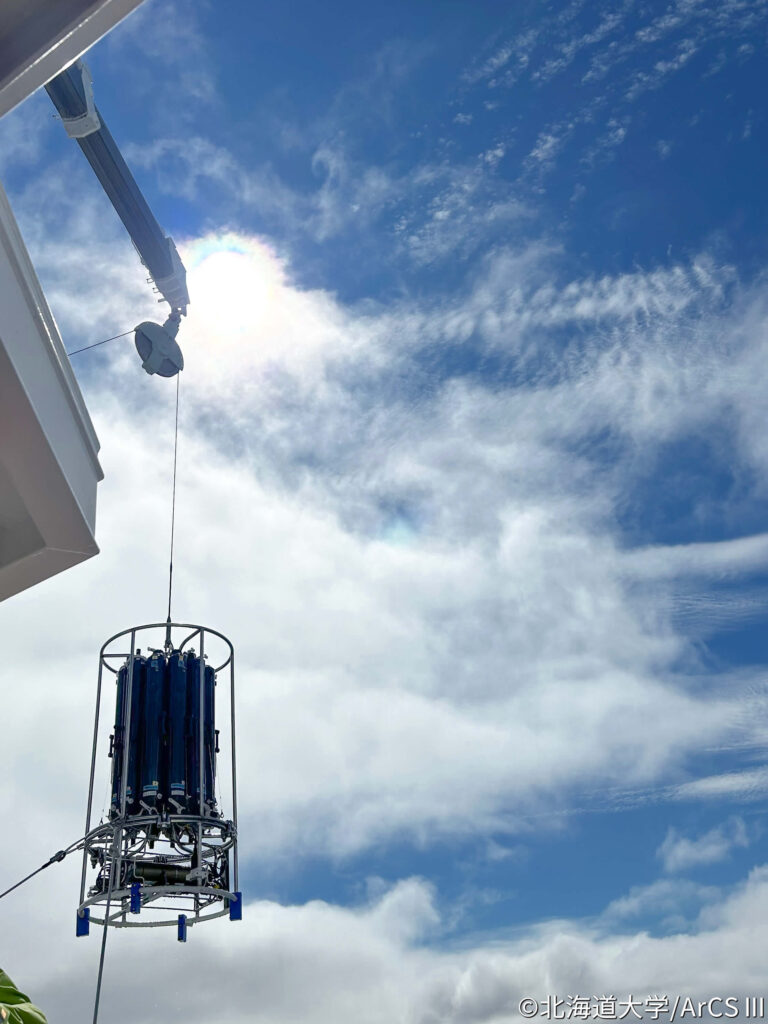 太陽とCTD・採水器